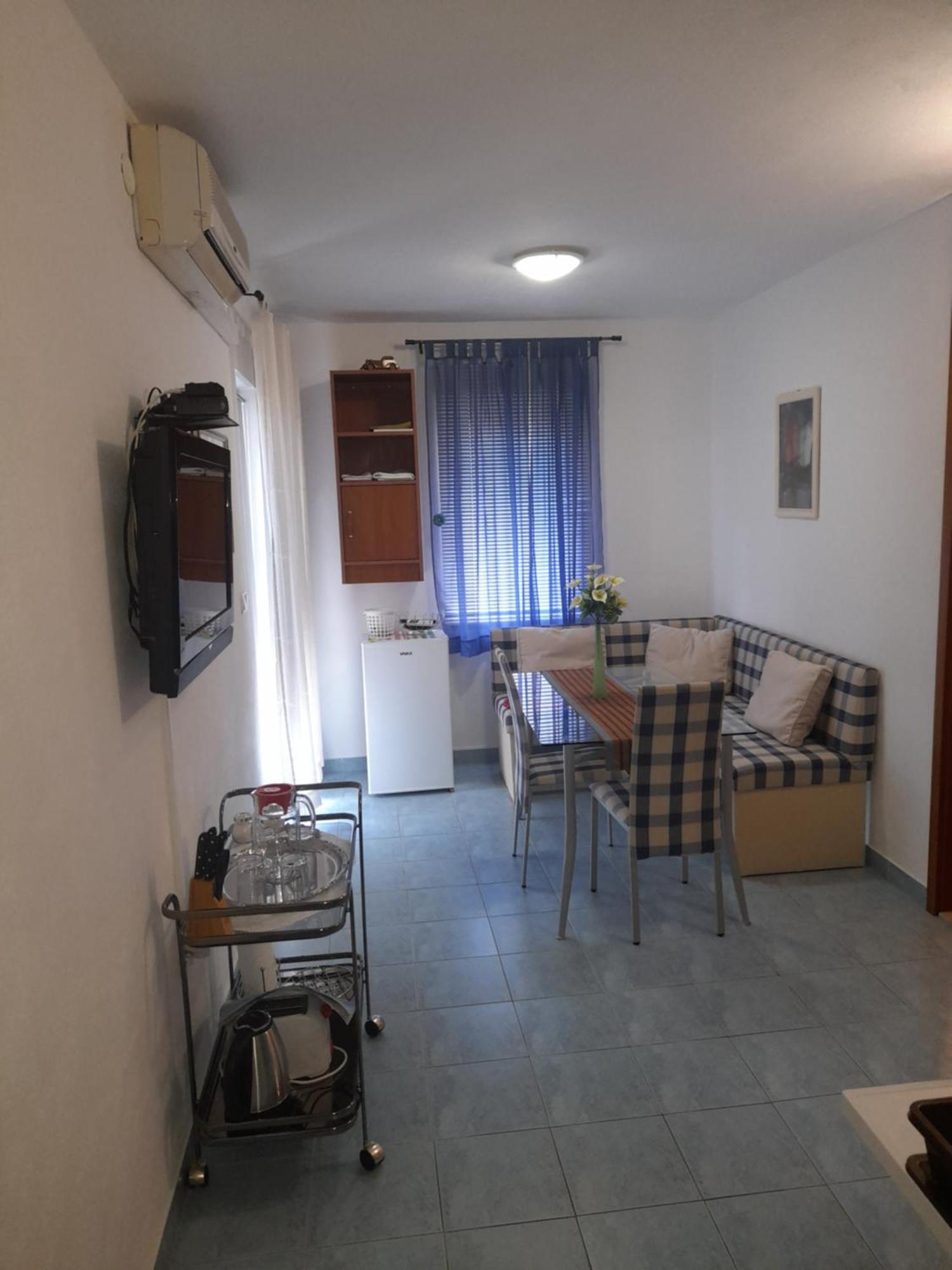 Nives B. Apartment Supetar Exterior photo