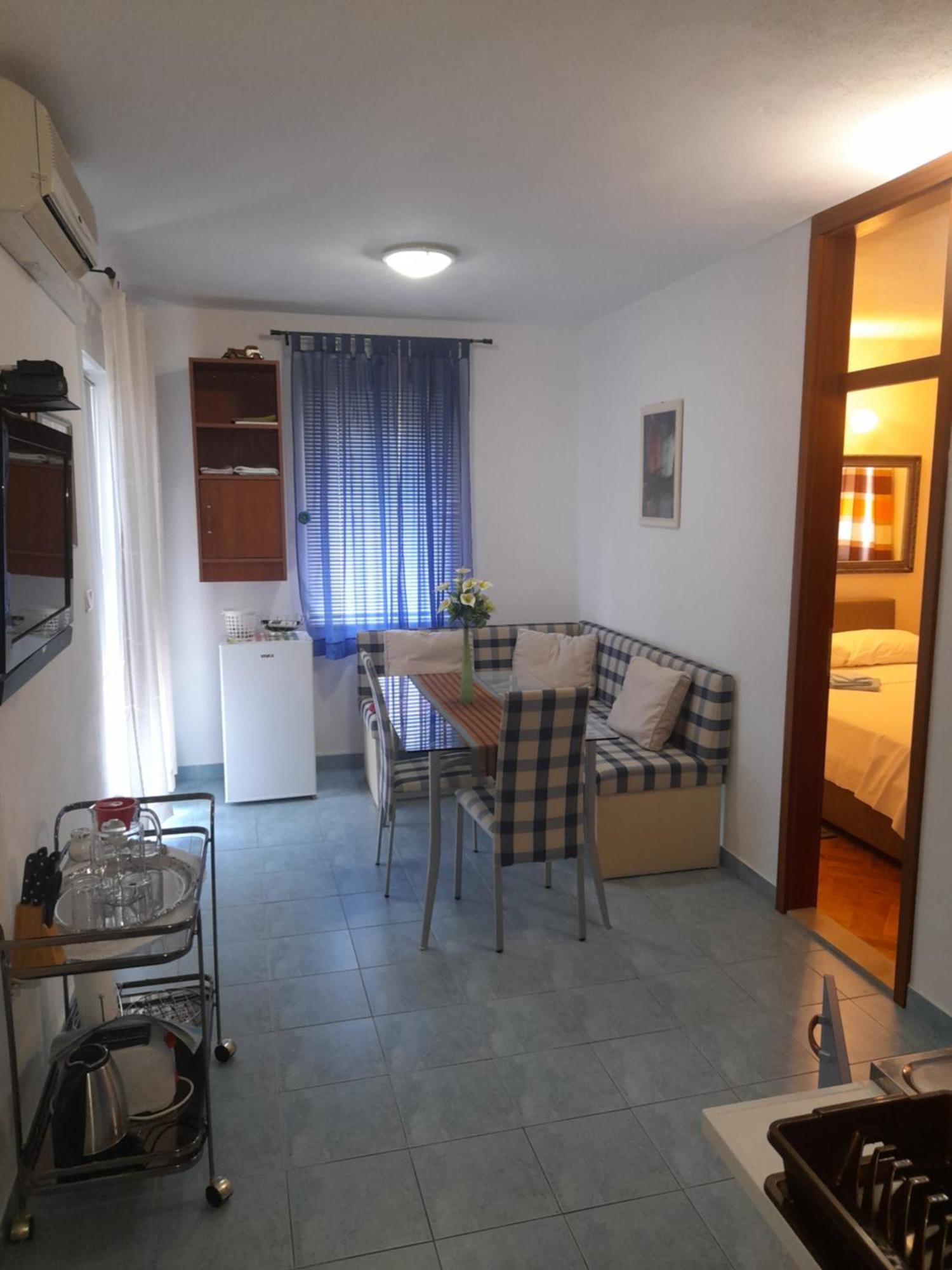 Nives B. Apartment Supetar Exterior photo