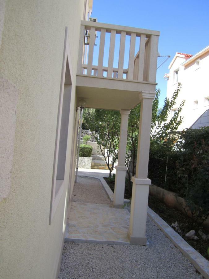 Nives B. Apartment Supetar Exterior photo