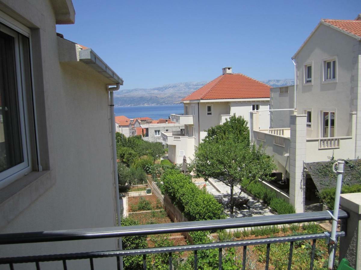 Nives B. Apartment Supetar Exterior photo
